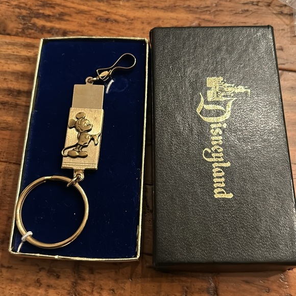RARE Vintage Walt Disney Mickey Mouse gold valet key‎ ring